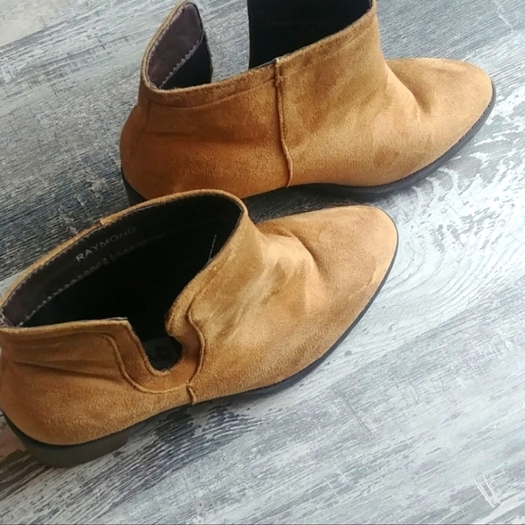 Hot Kiss Booties - Picture 3 of 4